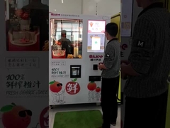 Straatjes snacks oranje vruchtensap automaat met kaartlezer munt accepter