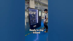 Vending machine met een kluisje aan de zijkant, het toevoegen van een kluisje maken meer mogelijkheden om een groter product te verkopen.