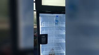AI slimme koelkast in magazijn in de VS